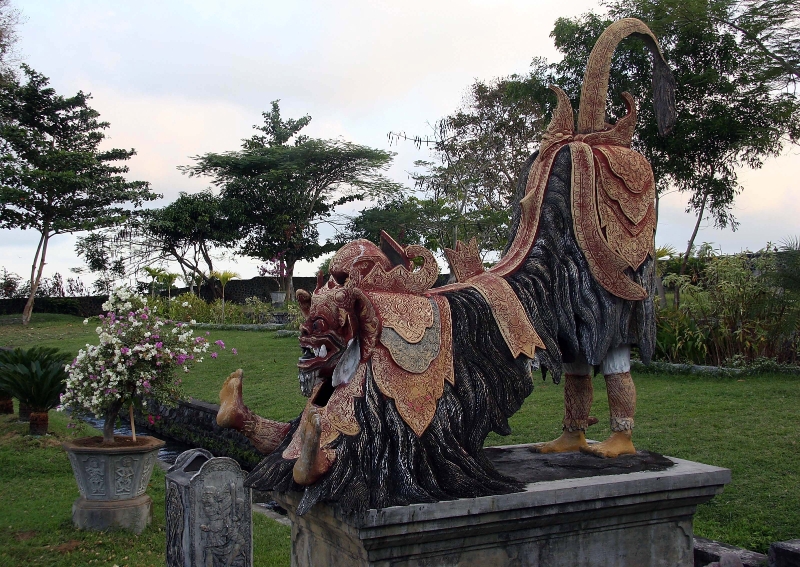 Raja's water palace, Bali Tirtagangga Indonesia 6.jpg - Indonesia Bali Tirtagangga. Raja's water palace